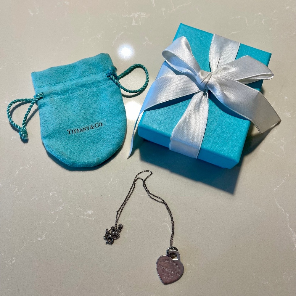 Tiffany & Co. Return to Tiffany® Heart Tag Pendant Necklace w/ Box & Pouch